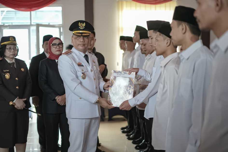 Dalam Rangka HUT RI Ke 80, Walikota Metro Beri Nasehat ke 406 Narapidana Yang Menerima Remisi