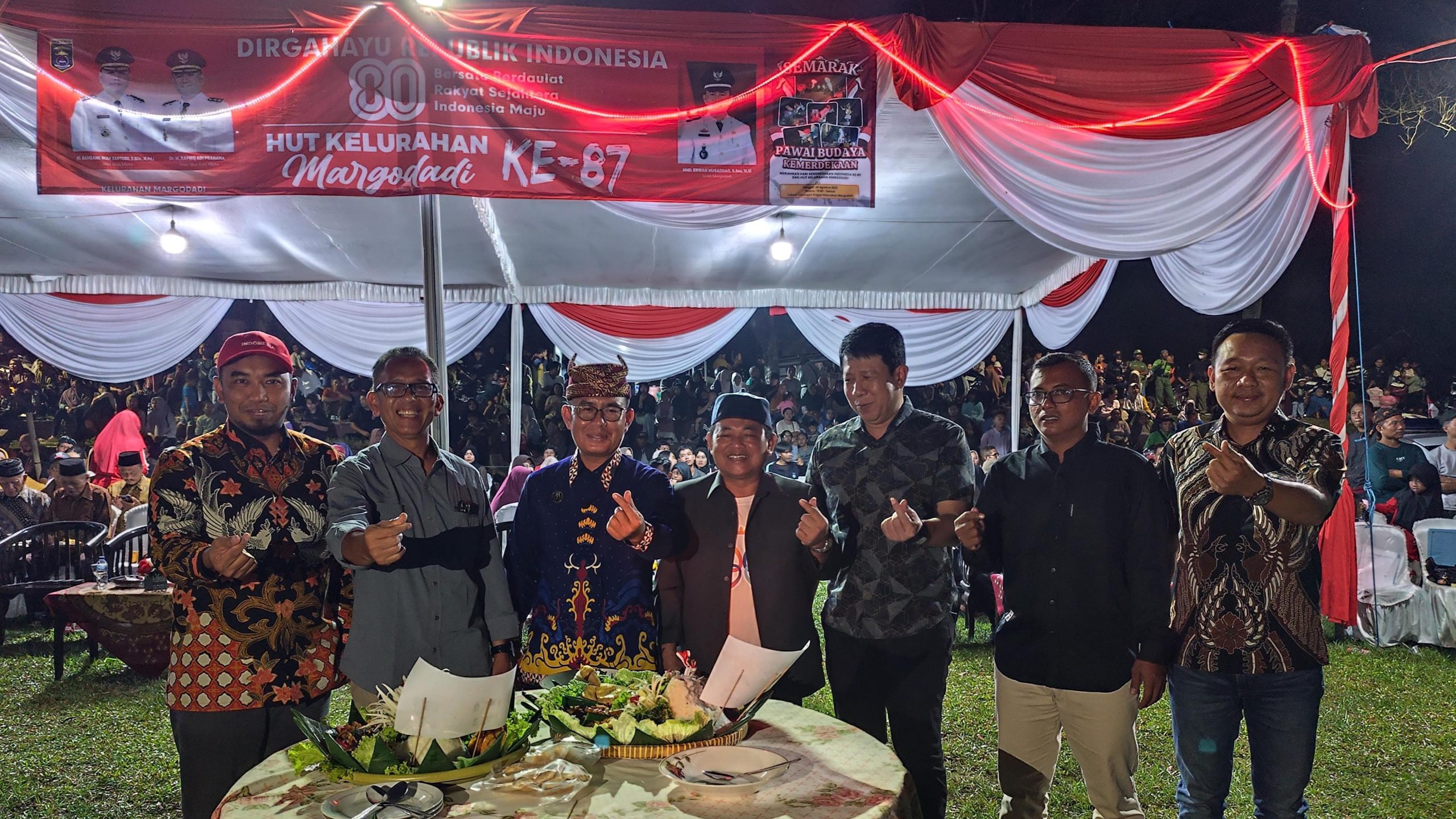Masyarakat Padati Lapangan Enggal, Hari Jadi Kelurahan Margodadi dan HUT RI ke 80 Adakan Karnaval Budaya